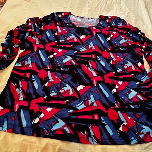 TOP, STRETCH, RED/BLUE/BLACK/WHITE/LT BLUE COMBO, SIZE 3X, ¾ SLEEVES, CREW NECK, - Picture 2 of 10